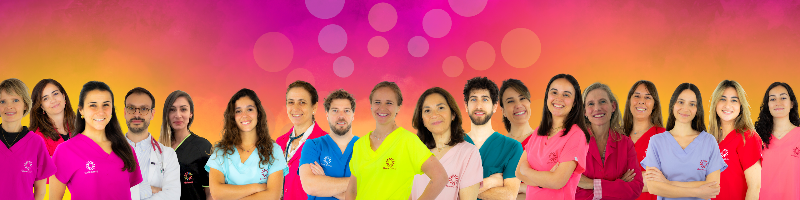 Equipo de profesionales de Grow Clinic especializados en pediatría, maternidad, mujer y adultos